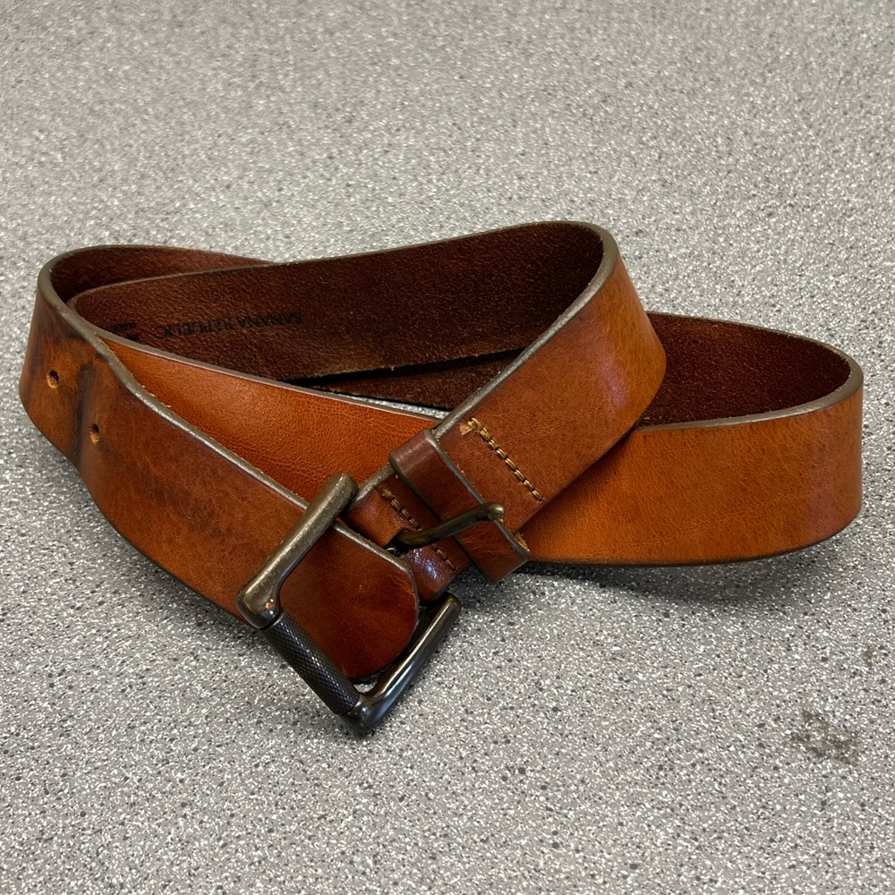 Banana republic brown leather belt size 32
